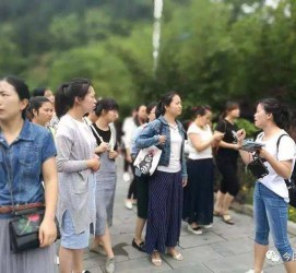 广安中国的曲男伴游的简单介绍
