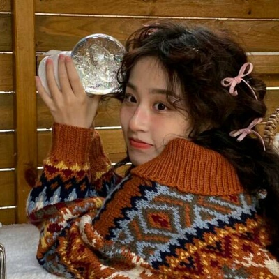 广安伴游女生郑晓涵的资料
