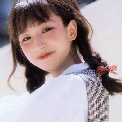 广安伴游女生郑晓晴的资料