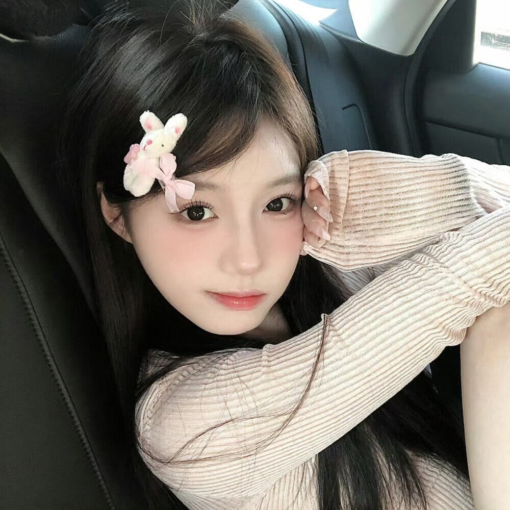广安伴游女生沈欣白的资料