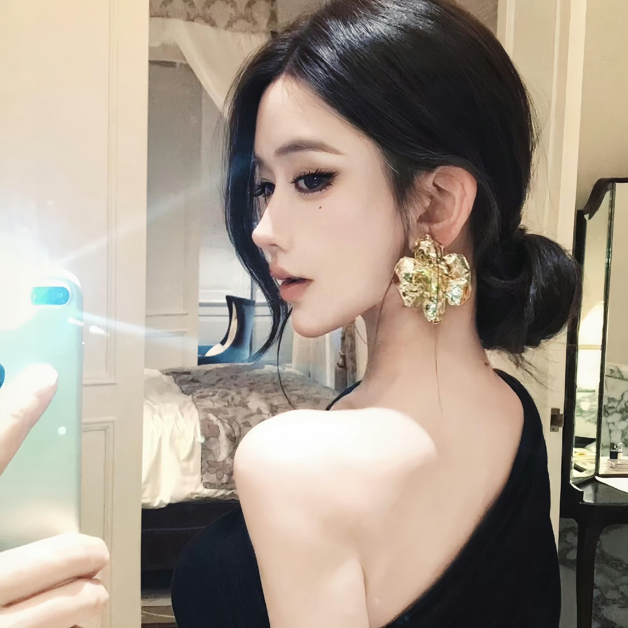 广安伴游女生靖骊萍的资料