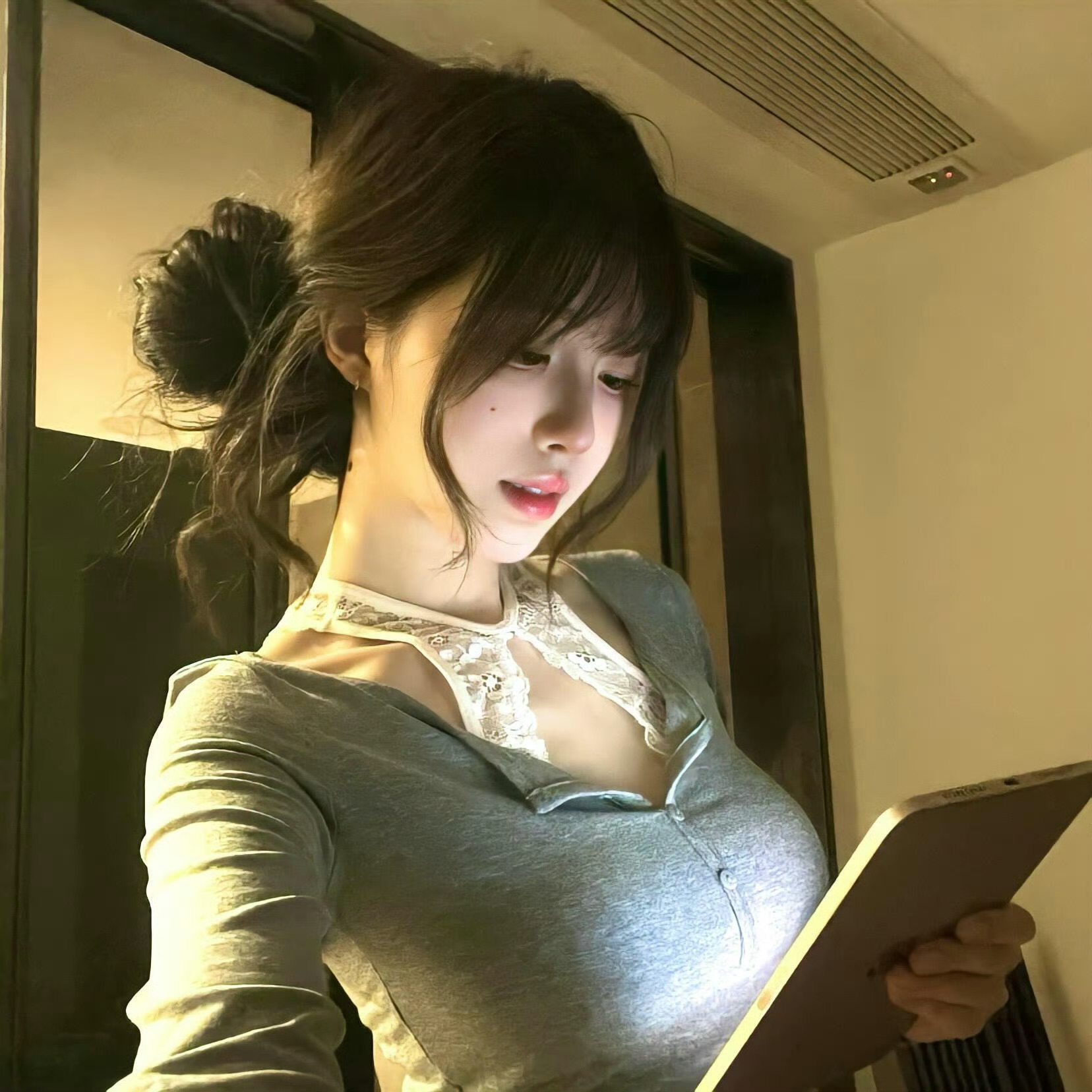 广安伴游女生 | 索菲亚·王 (Sophia Wang)的资料